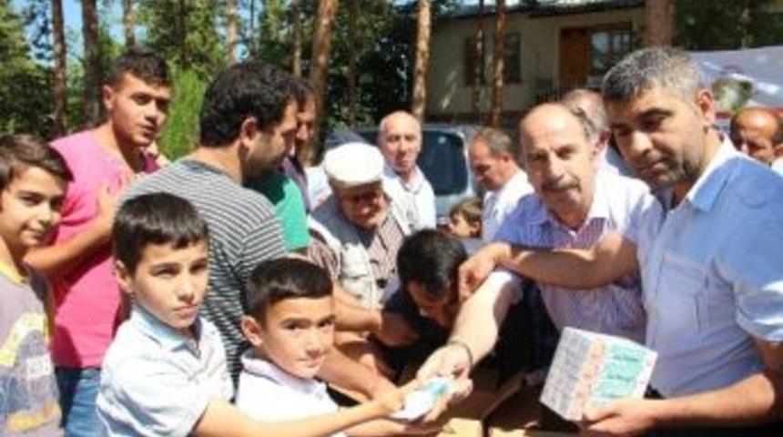 Camilerde Diş Fır&ccedil;ası Ve Diş Macunu Dağıtıldı