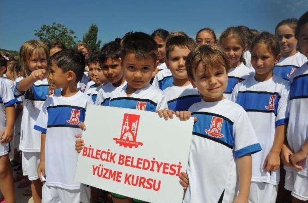 Y&uuml;zme Kursunu Başarıyla Bitiren &Ouml;ğrencilere Sertifikaları Verildi