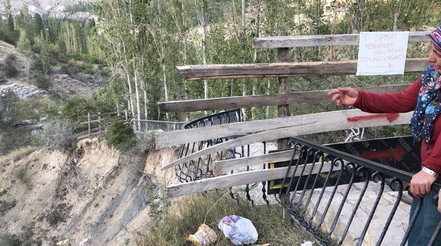 Tortum Şelalesi'ndeki y&uuml;r&uuml;y&uuml;ş alanında heyelan riski
