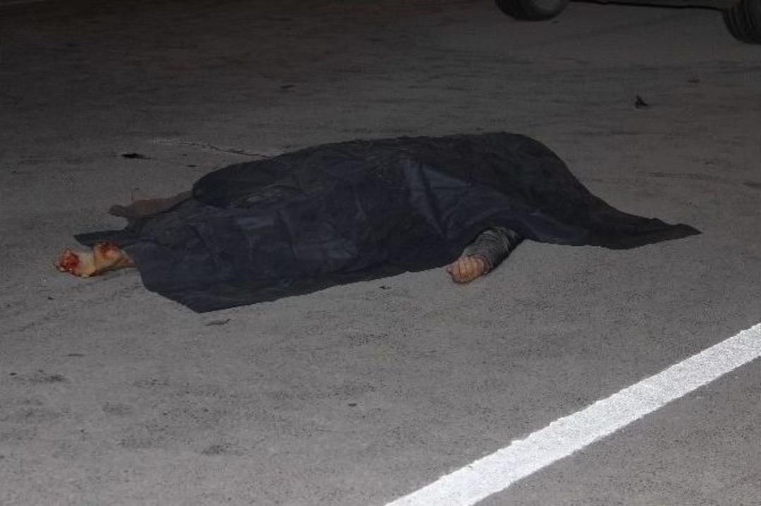 D&uuml;ğ&uuml;nden D&ouml;nen Aileye Otomobil &Ccedil;arptı: 1 &Ouml;l&uuml;, 1 Ağır Yaralı