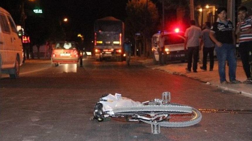 Tır’ın Çarptığı Bisikletli Hayatını Kaybetti