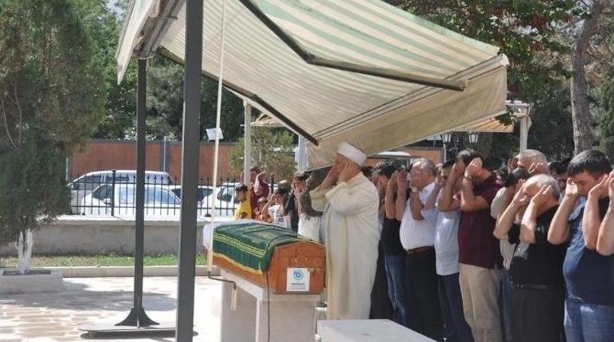 Onurhan Son Yolculuğuna Uğurlandı