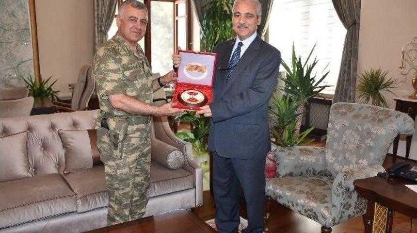 Edok Komutanı Korgeneral Bekiroğlu Vali G&uuml;ven&ccedil;er&rsquo;i Ziyaret Etti