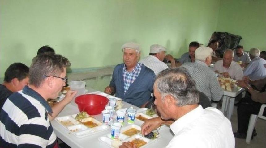 Şeyhler K&ouml;y&uuml;nde Bin Kişiye Hayır Yemeği