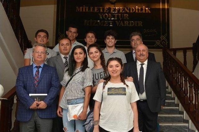 Vali Babadan Başarıya &Ouml;d&uuml;l 2