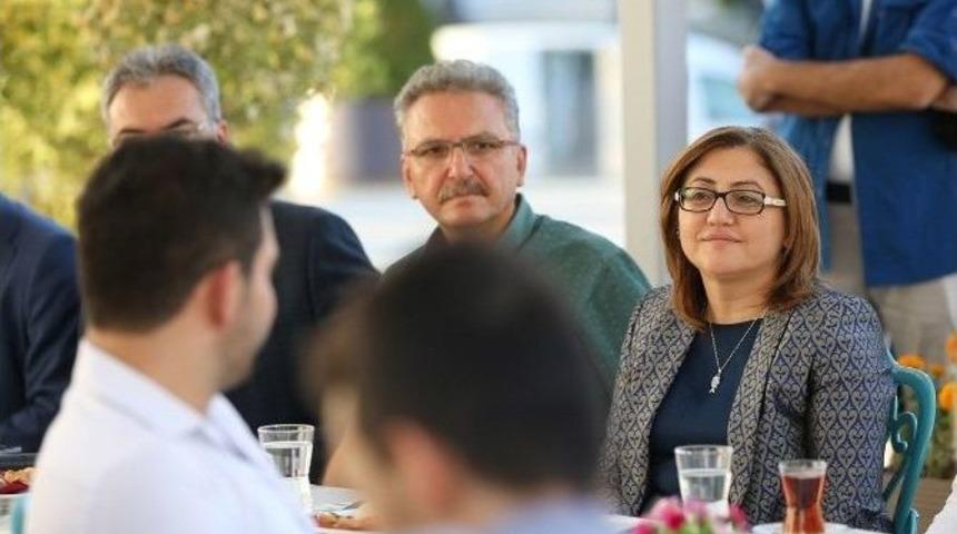 Kitap Kafe Hizmete Girdi