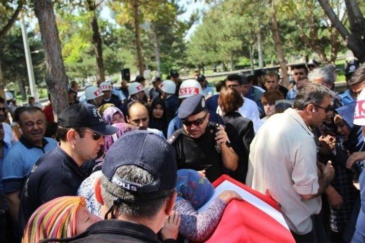 Şehit Kadir Çelebi Son Yolculuğuna Uğurlanıyor G1