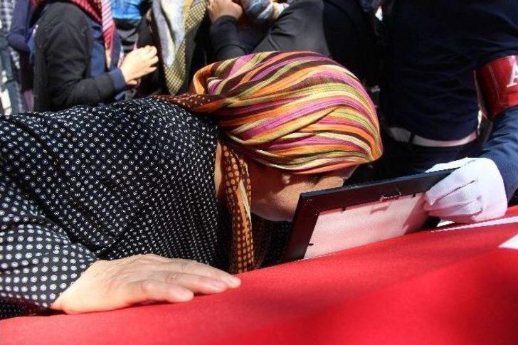 Şehit Kadir Çelebi Son Yolculuğuna Uğurlanıyor G5