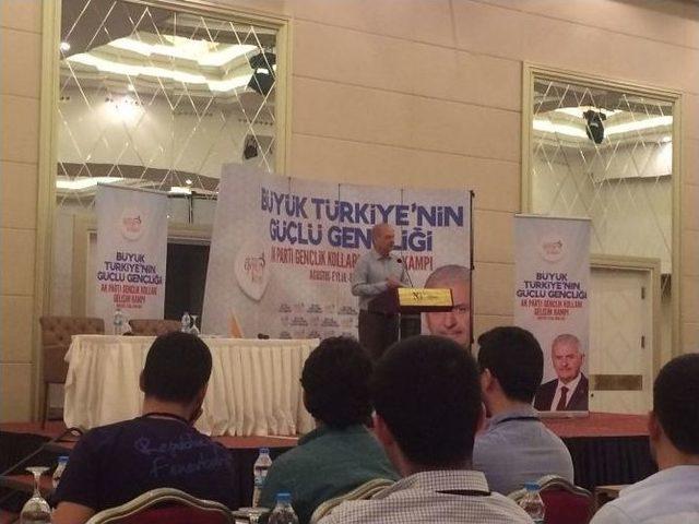 Ak Gençler Afyon’da Buluştu