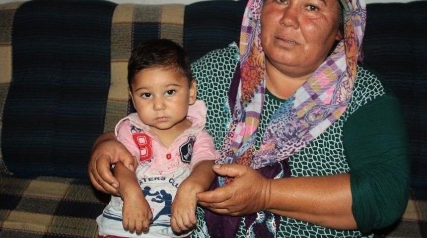 Isırarak Kendine Zarar Veren Bebeğin Ailesi Yardım İstedi