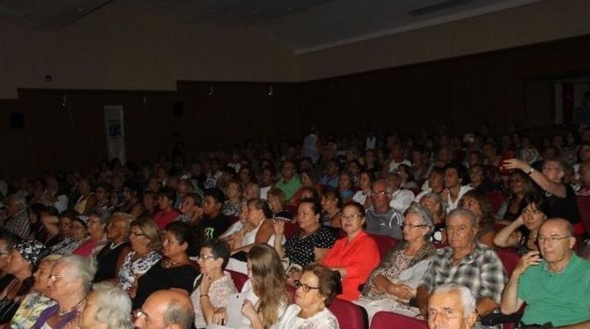 Yeşil&ccedil;am Şarkıları Didimlileri Eskilere G&ouml;t&uuml;rd&uuml;