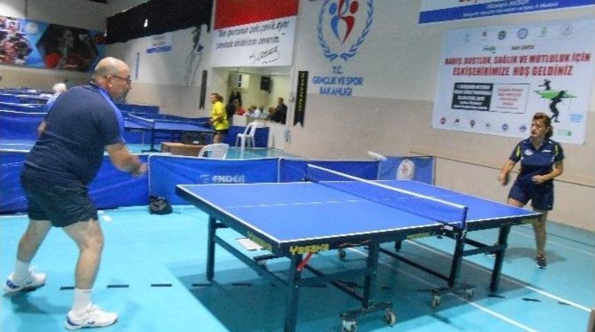 Masa Tenisi Turnuvası Başladı