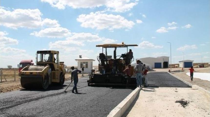 Katı Atık Tesisleri&rsquo;nde Asfaltlama &Ccedil;alışmaları Yapılıyor