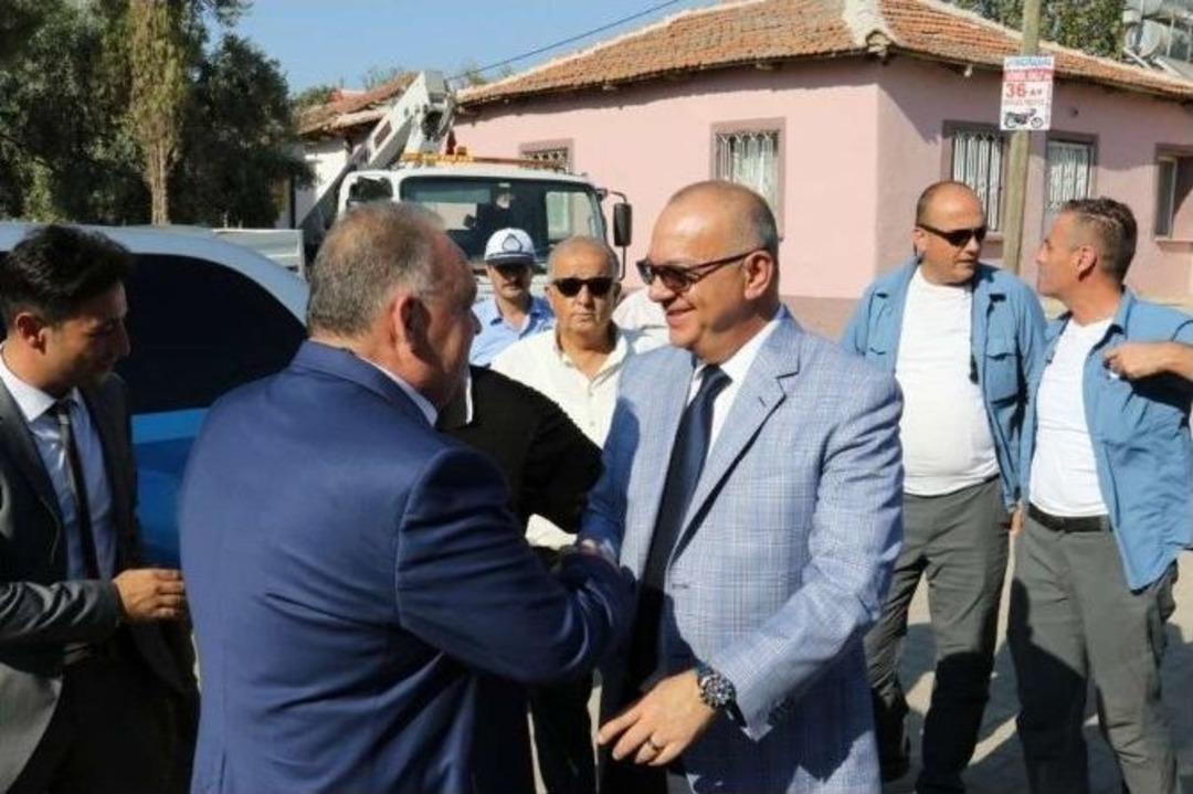 Ahmetli&rsquo;den Başkan Erg&uuml;n&rsquo;e Sevgi Seli