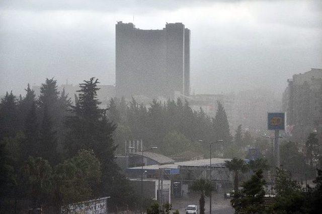 Antalya’da Sağanak Yağış