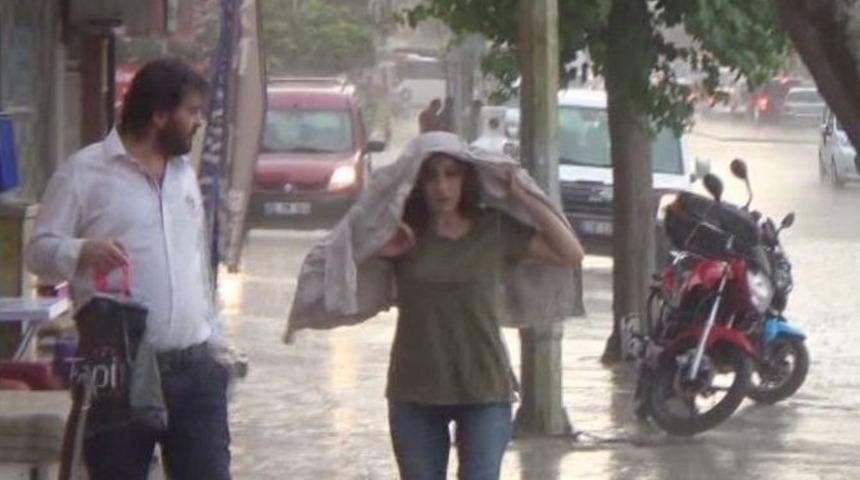 Yağmur Denizli&rsquo;yi Hazırlıksız Yakaladı