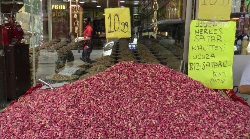 Fıstıkta Y&uuml;ksek Rekolte Satıcıları Ve Vatandaşları Sevindirdi