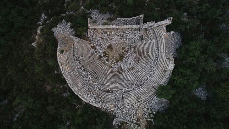 Büyük İskender'in doğu seferinde surlarını aşamadığı tek şehir  G1