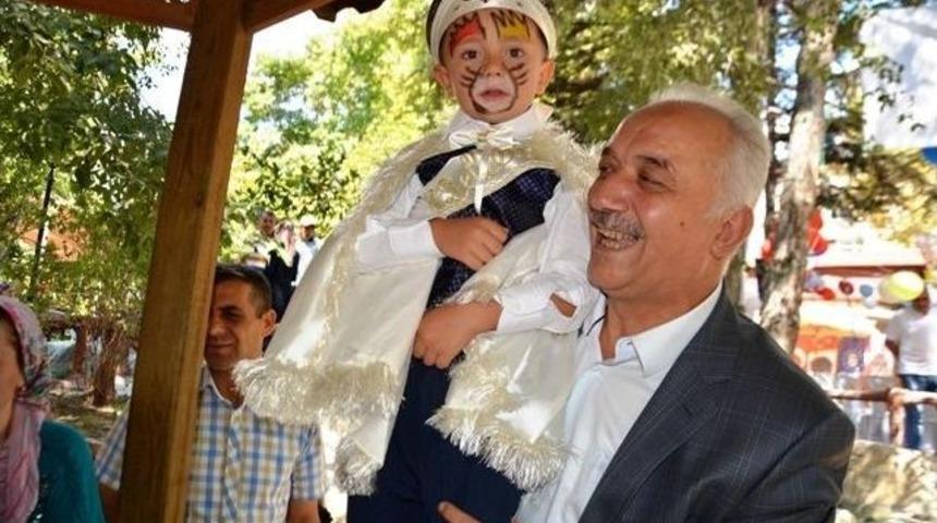 Orhaneli&rsquo;de Kurtuluş G&uuml;n&uuml;ne &Ouml;zel Toplu S&uuml;nnet Ş&ouml;leni Yapıldı