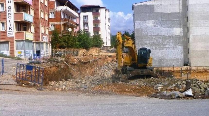 &Ccedil;&ouml;kme Tehlikesi Olan Yolda Onarım &Ccedil;alışmaları Başladı