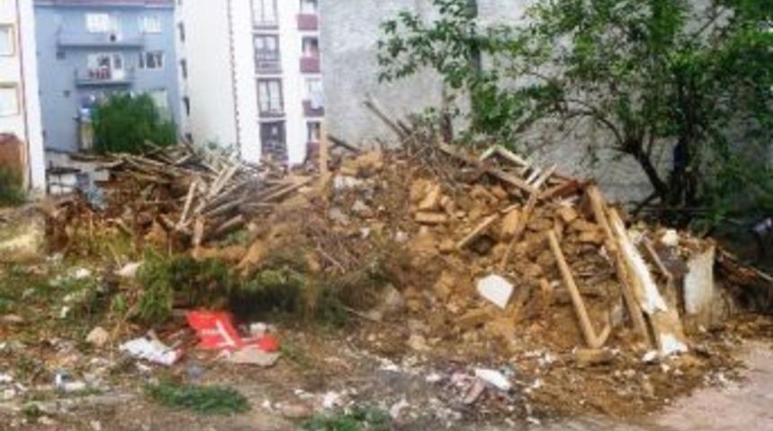 Bilecik&rsquo;te Metruk Binaların Yıkımına Başlandı