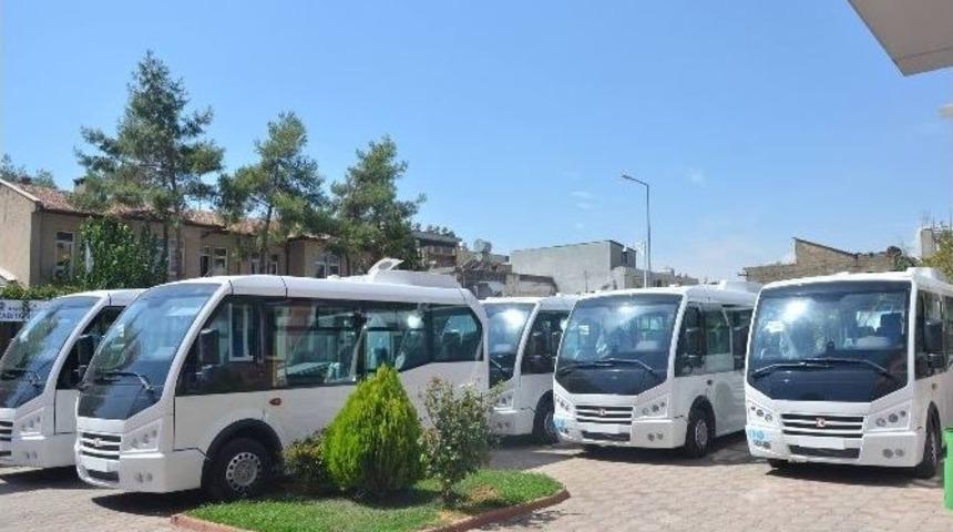 Kahta Belediyesi Ara&ccedil; Filosunu G&uuml;&ccedil;lendirdi