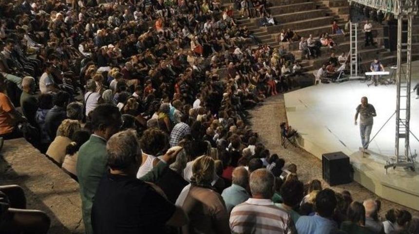 Ayvalık&rsquo;ta Mahşer-i C&uuml;mb&uuml;ş R&uuml;zg&acirc;rı Esti