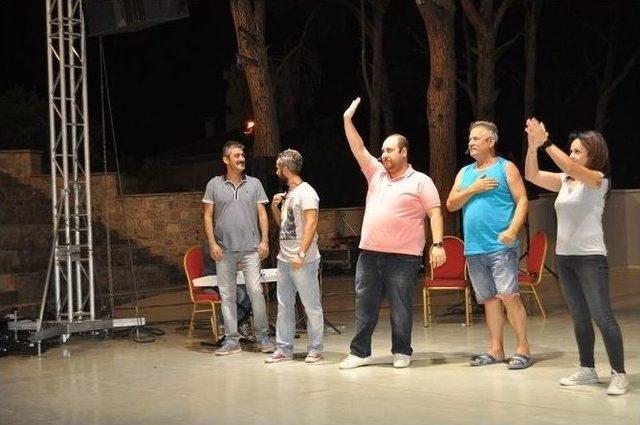 Ayvalık&rsquo;ta Mahşer-i C&uuml;mb&uuml;ş R&uuml;zg&acirc;rı Esti 2