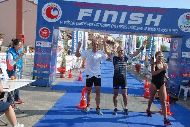 14. Eğirdir Şehit Üsteğmen Enes Demir Triatlon Yarışları Başladı