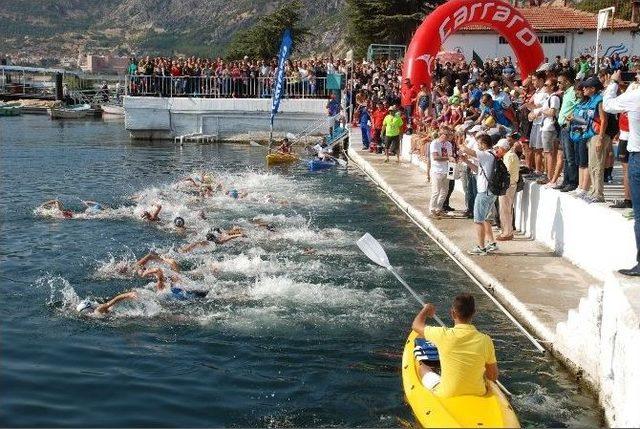 14. Eğirdir Şehit Üsteğmen Enes Demir Triatlon Yarışları Başladı