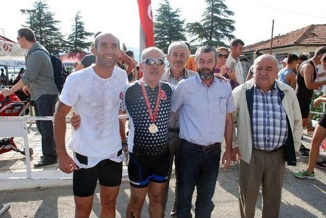 14. Eğirdir Şehit Üsteğmen Enes Demir Triatlon Yarışları Başladı