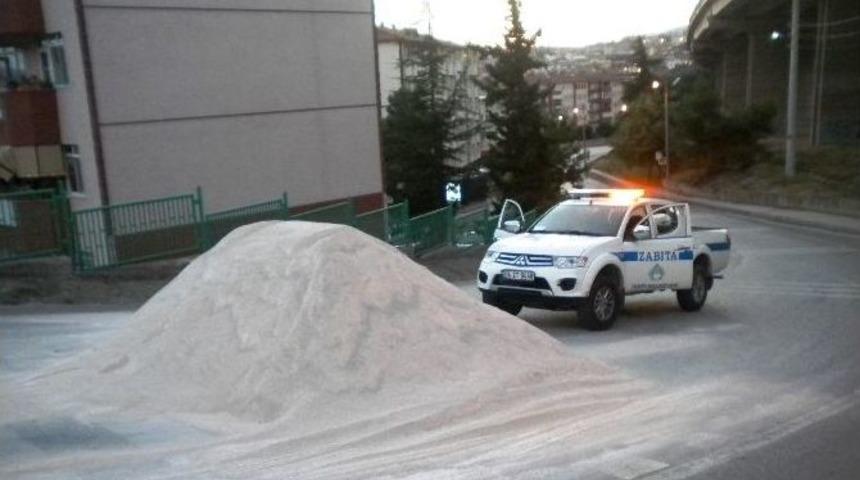 Yola Kum Döküp Kayıplara Karıştı