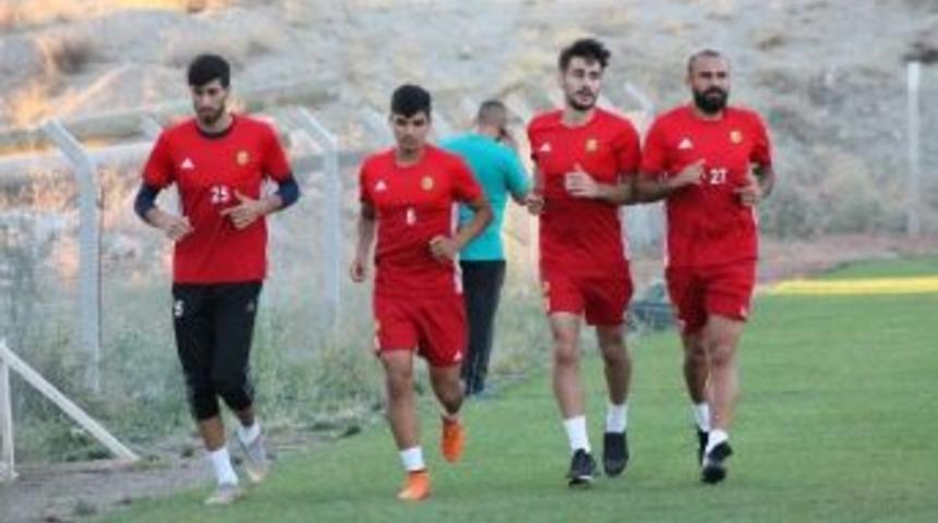 Yeni Malatyaspor&rsquo;da Erkan Ve Erta&ccedil;, İlk Antrenmanına &Ccedil;ıktı