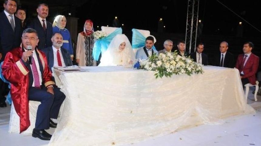Başkan Akdoğan, Kızının Nikahını Kıydı