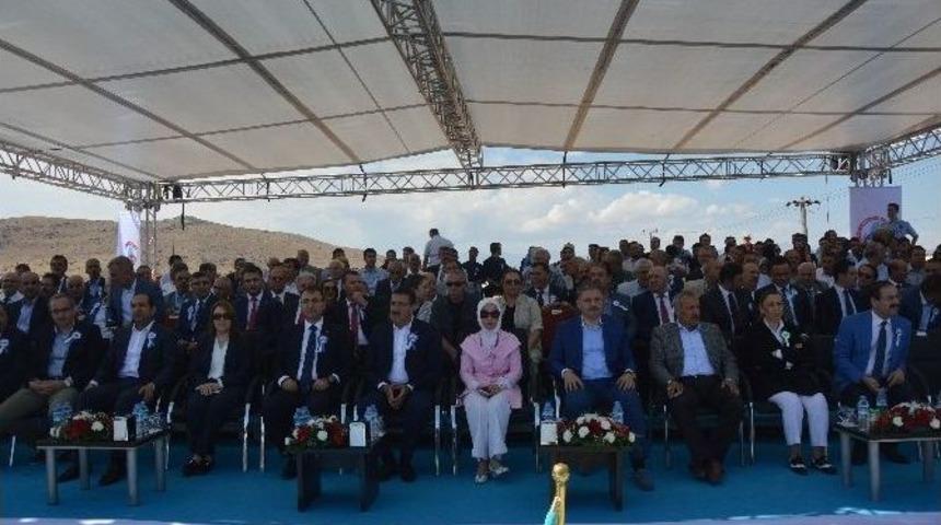 Fırat G&uuml;mr&uuml;k Ve Ticaret B&ouml;lge M&uuml;d&uuml;rl&uuml;ğ&uuml;&rsquo;n&uuml;n Yeni Hizmet Binası Kompleksinin Temeli Atıldı
