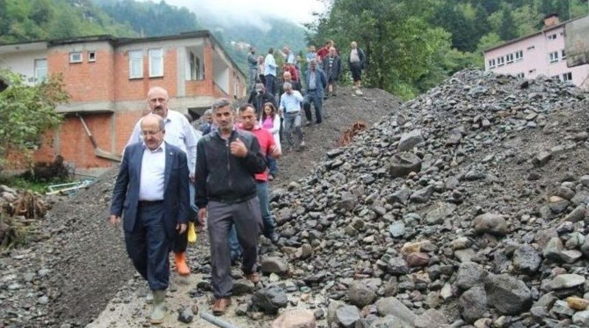 Trabzon&rsquo;daki Şiddetli Yağış Heyelanlara Neden Oldu