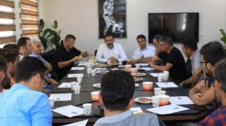 Kısacık, Kul&uuml;p Temsilcileri İle Biraraya Geldi