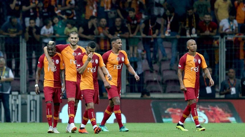 Galatasaray s&ouml;zleşmelerdeki bonus maddeleri y&uuml;z&uuml;nden forvet transferi yapamadı!