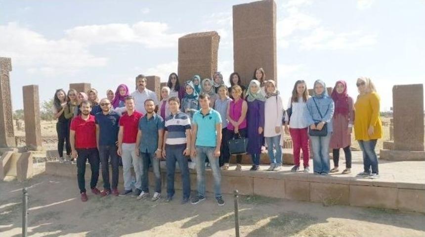 Aday &Ouml;ğretmenler Tarihi Mekanları Gezdi