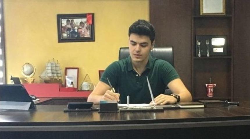 Hakkarili Gencin &lsquo;kapan Ağzı&rsquo; Adlı Kitabı &Ccedil;ıktı