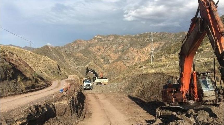 B&uuml;y&uuml;kşehir Kırsalda G&uuml;venli Bir Ulaşım İ&ccedil;in Yol Yapıyor