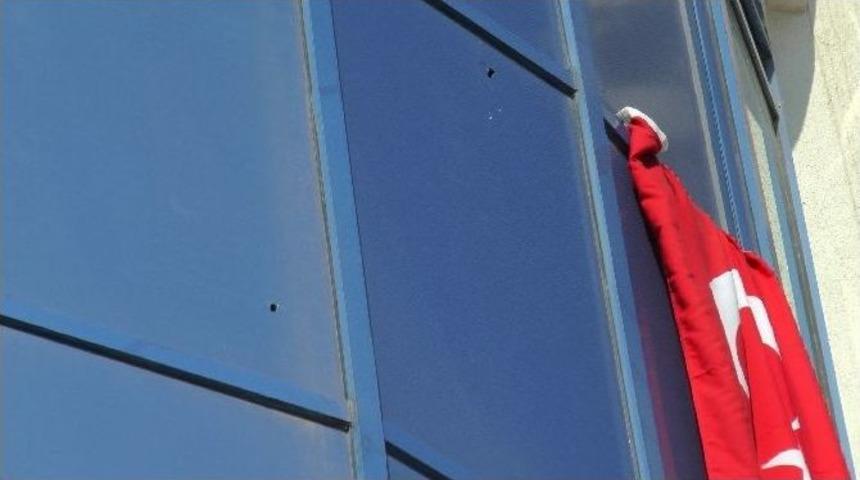 Maganda Kurşunları, İş Yeri Camını Kevgire &Ccedil;evirdi