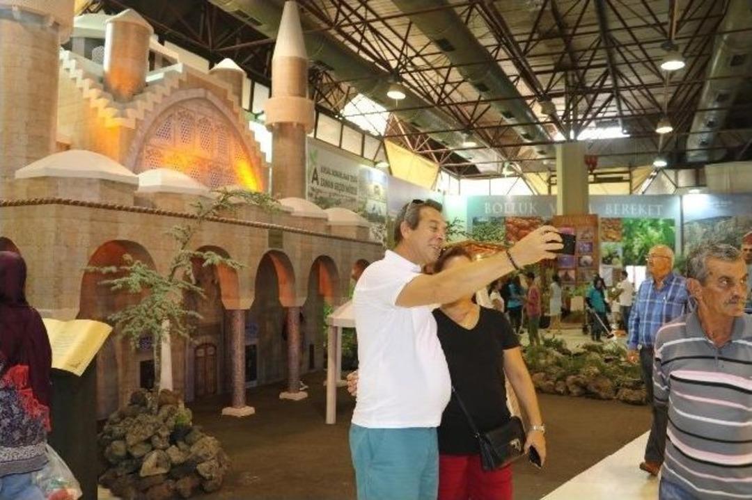 Manisa Standı Ziyaret&ccedil;i Akınına Uğradı