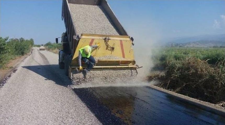 Ahmetli&rsquo;nin Yolları Asfalta Kavuşuyor
