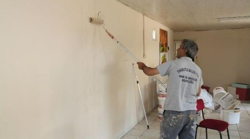 Turgutlu Belediyesi Urganlı Lisesi&rsquo;ni Yeniledi