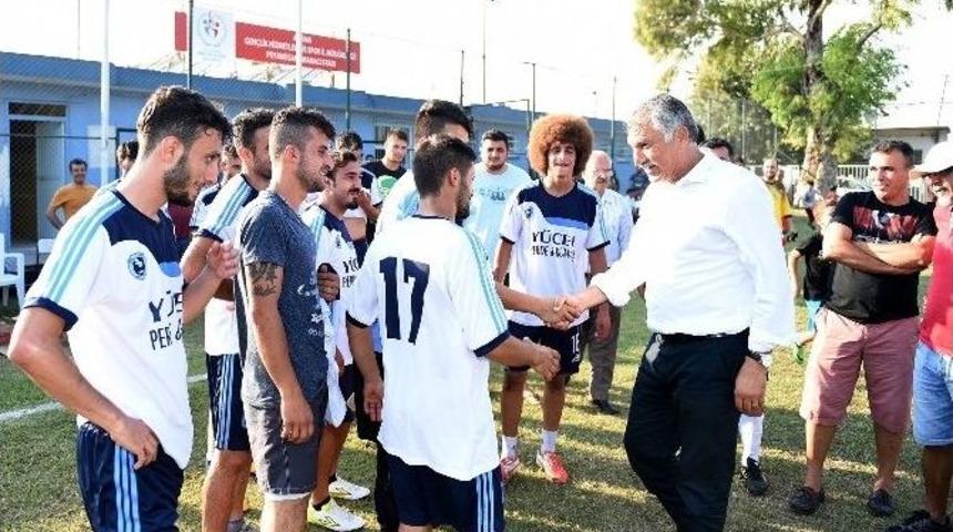 Yıldızlar Futbol Grubu Sezon A&ccedil;ılışını Yaptı