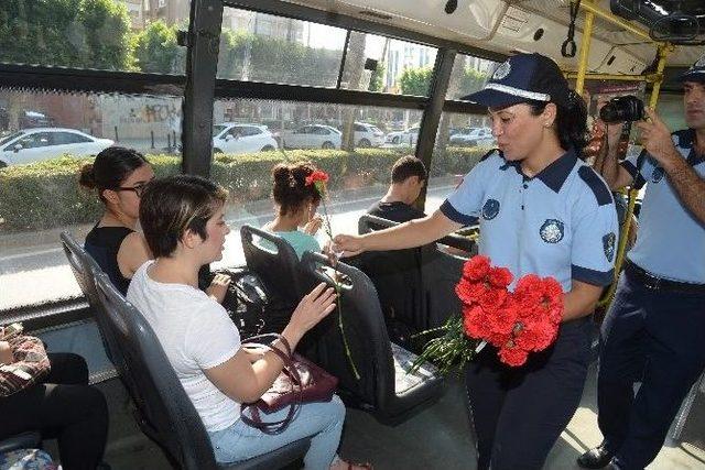 Büyükşehir Zabıtasından Karanfilli Kutlama