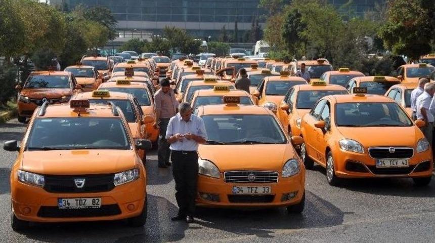 Havalimanı Taksicileri, Protesto İ&ccedil;in Zamlı Tarifeye Ge&ccedil;medi