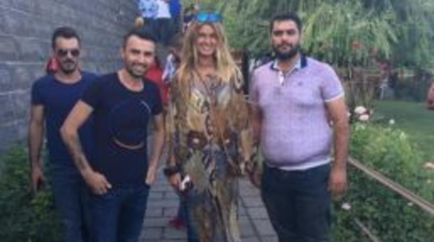 Tuba &Ouml;zay Diyarbakır&rsquo;da Tarihi Mekanları Gezdi