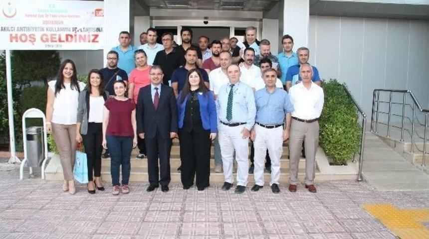 Aile Hekimlerine &lsquo;akılcı Antibiyotik Kullanımının Sağlanması&rsquo; Eğitimi